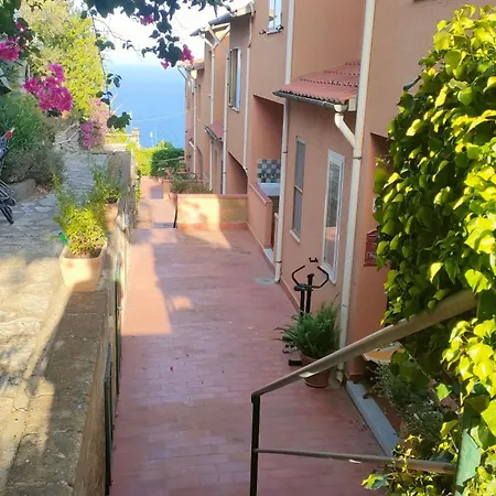 Isola Del Giglio Casa Nico E Casa Camilla Monticello Giglio Porto Giglio Castello